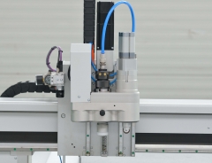 Pneumatic oscillating knife