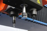 Pneumatic oscillating knife